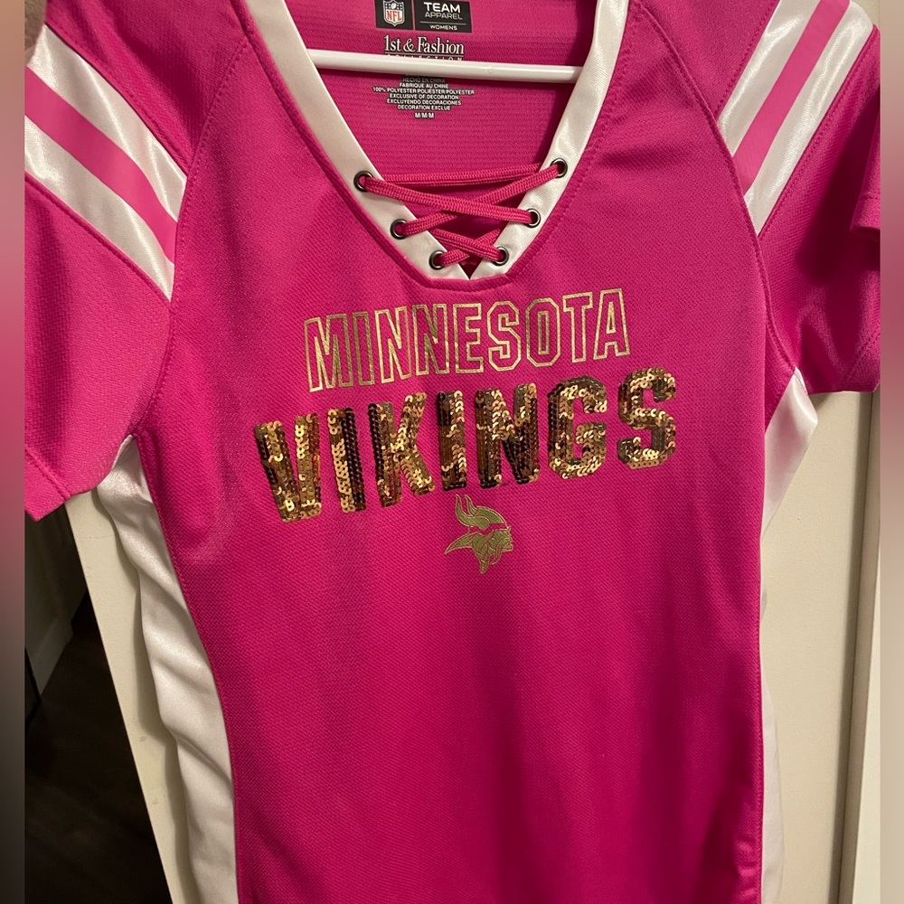 🏈🆕MN Vikings NFL Shirt - NWOT- Size M